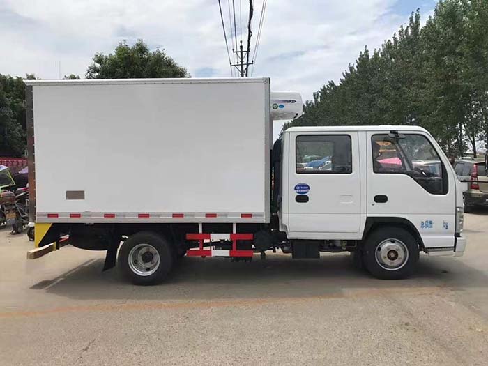 庆铃五十铃蓝牌双排3米保温车