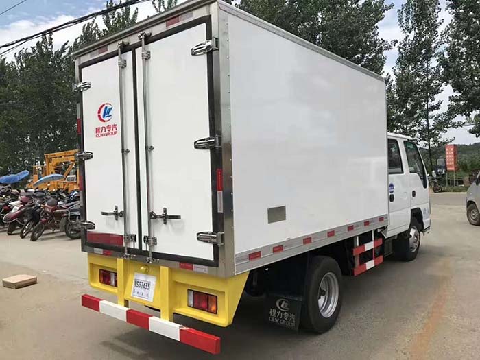 庆铃五十铃蓝牌双排3米保温车