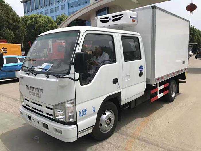 庆铃五十铃蓝牌双排3米保温车