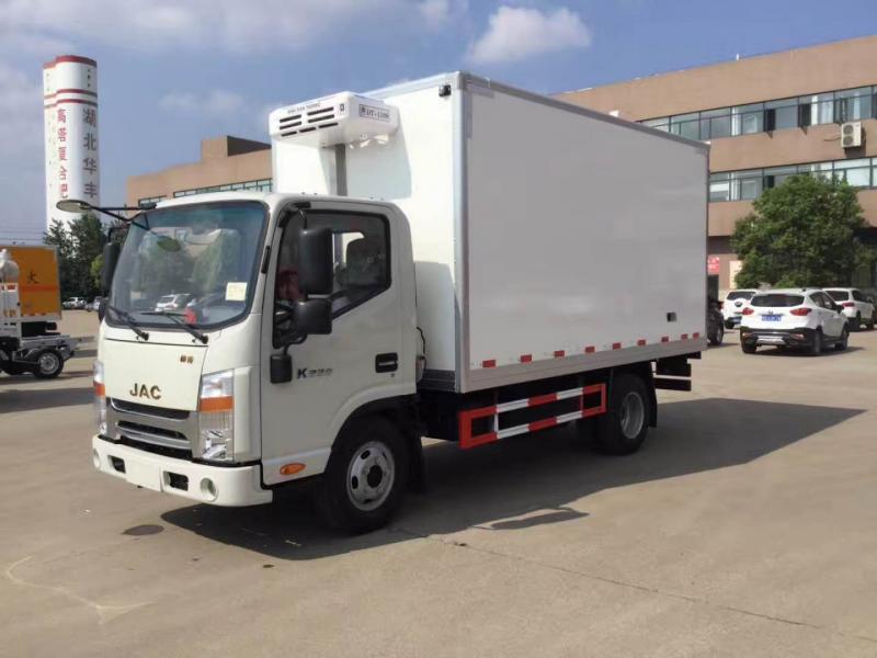 江淮帅铃窄体肉勾冷藏车