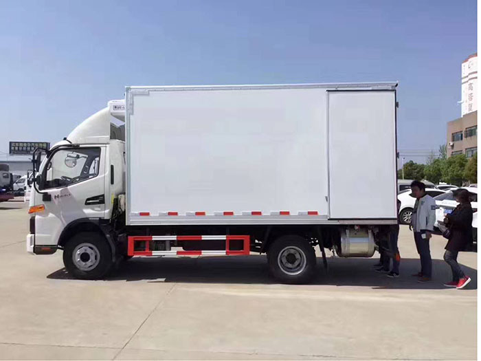 江淮骏铃V6蓝牌冷藏保温车