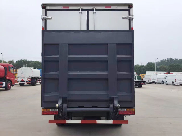大运蓝牌4.05米蔬菜运输车