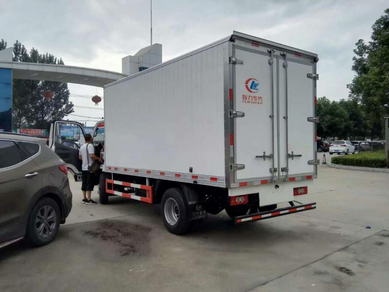 福田奥铃TX蓝牌冷藏车