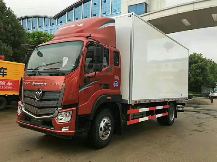 福田欧马可7.6米冷藏车