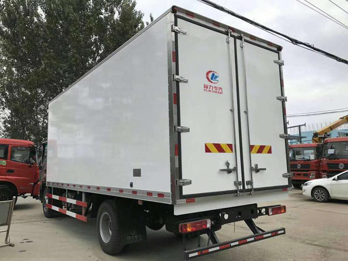 福田欧马可7.6米冷藏车