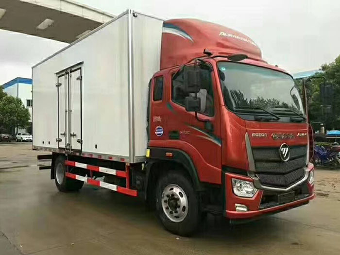 福田欧马可7.6米冷藏车