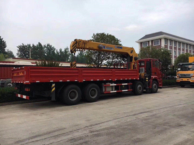 陕汽德龙前四后八16吨随车吊
