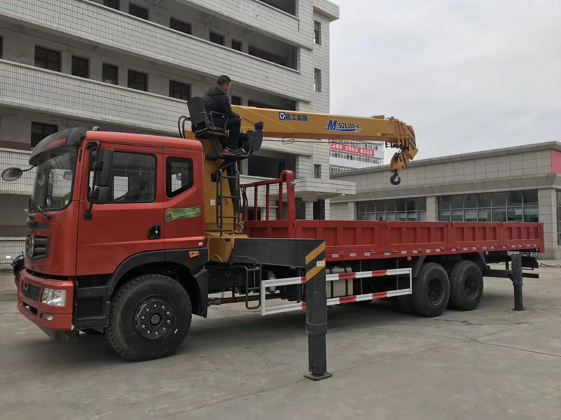 东风特商后双桥12吨随车吊