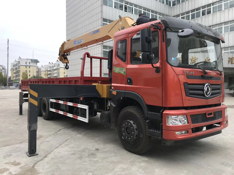 东风特商后双桥12吨随车吊