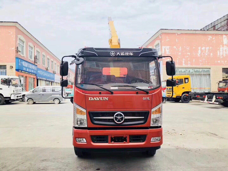 大运征途3.2吨自卸随车吊