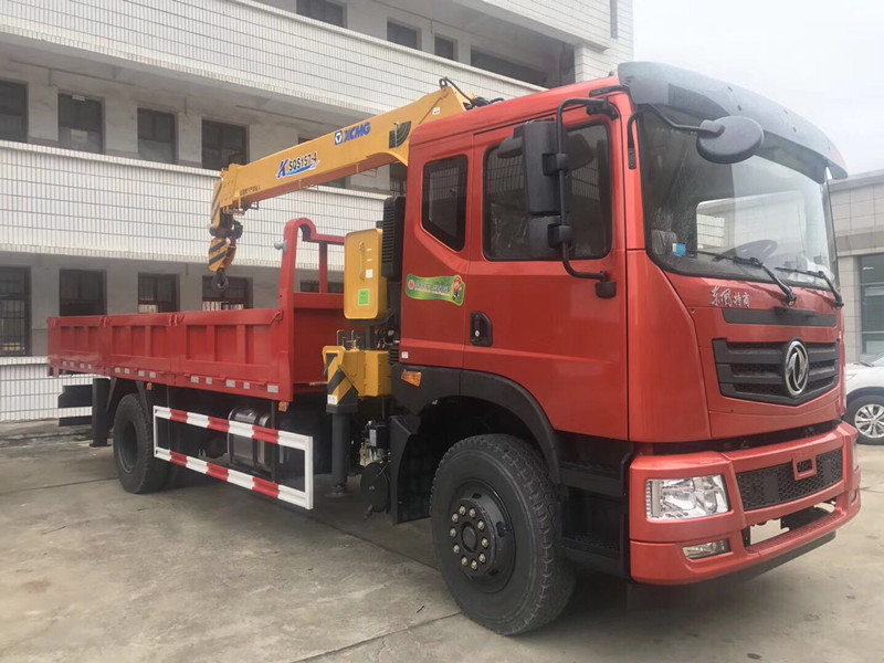 东风特商6.3吨随车吊