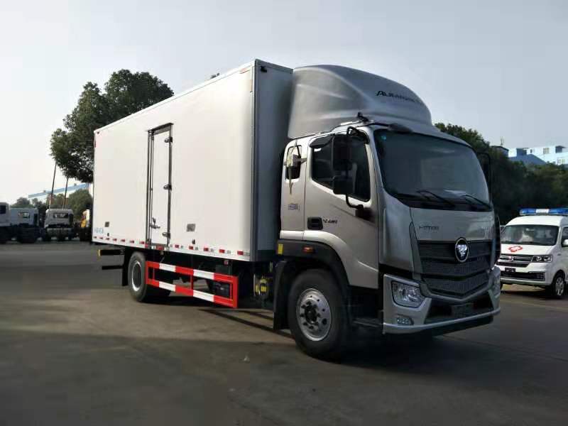 福田欧马可S5肉钩冷藏车6.6米