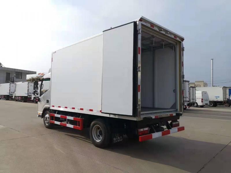 福田瑞沃7.8米冷藏车