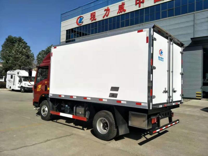 重汽豪沃4.2米蓝牌冷藏车