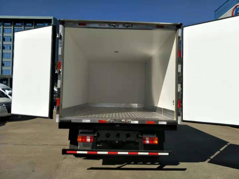 东风凯普特4米冷藏车
