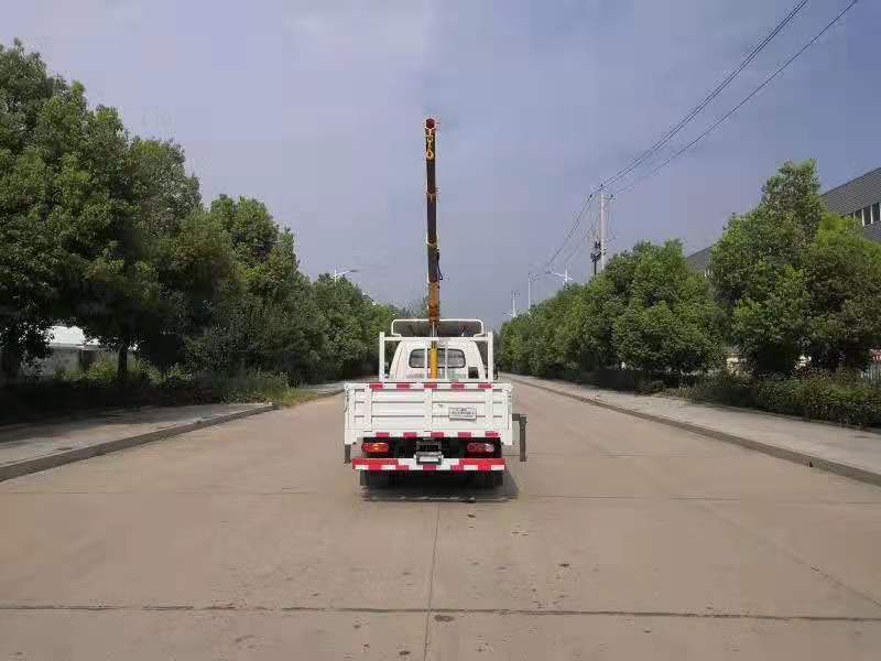 国六飞碟缔途蓝牌2吨随车起重车