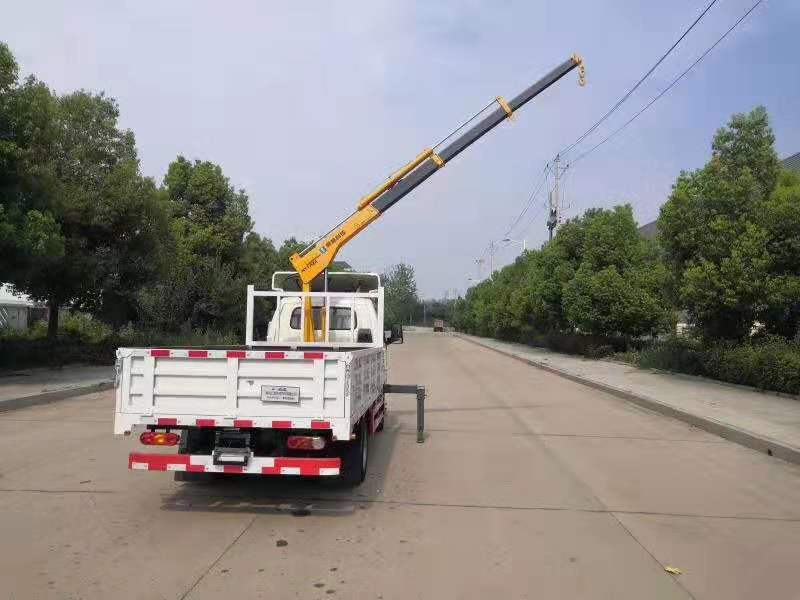 国六飞碟缔途蓝牌2吨随车起重车