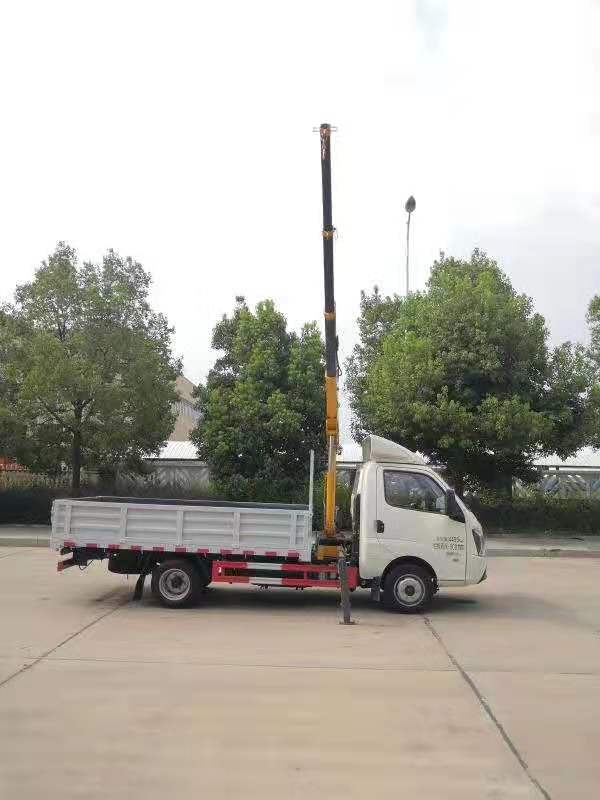 国六飞碟缔途蓝牌2吨随车起重车