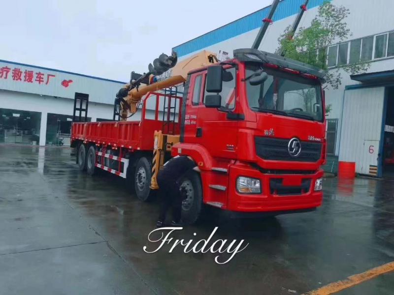 陕汽前四后八带爬梯带钻头16吨随车吊