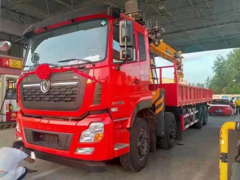 东风天龙前四后八随车吊