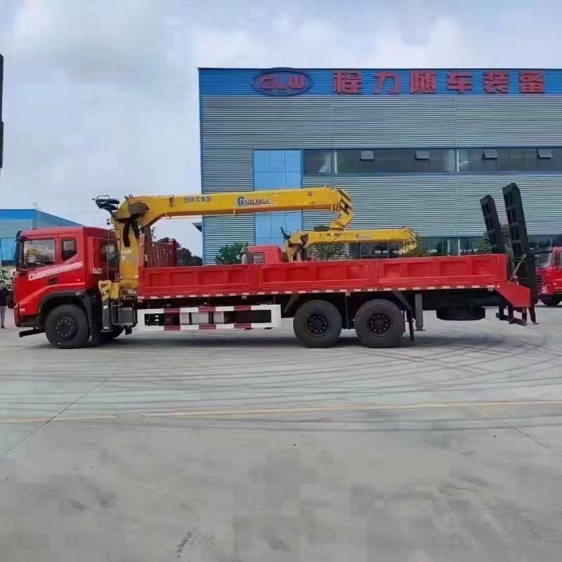 东风后双桥带爬梯随车吊