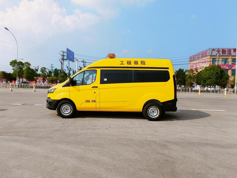 福特V362救险车