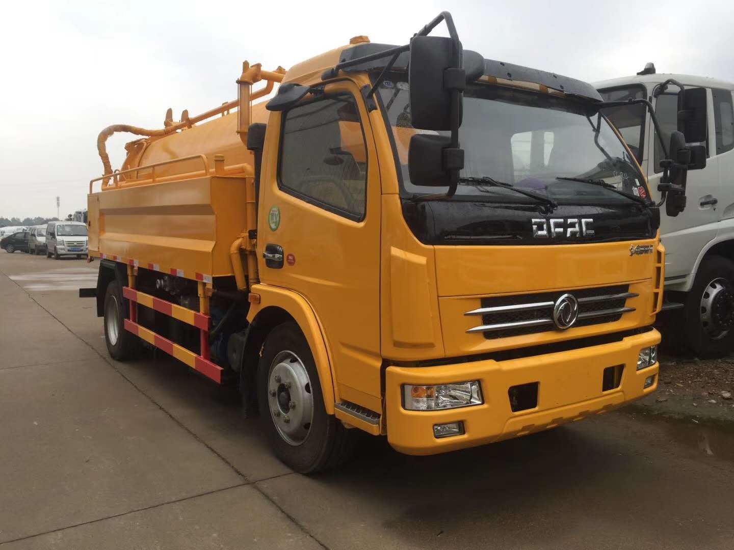 东风大多利卡清洗吸污车（分体）