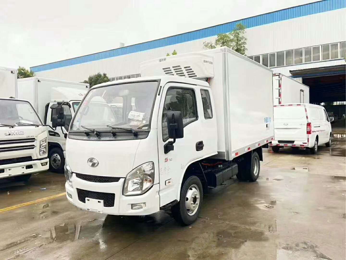 跃进货箱3.2米冷藏车