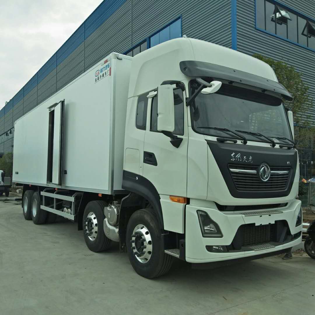 东风天龙前四后八货箱9.5米冷藏车