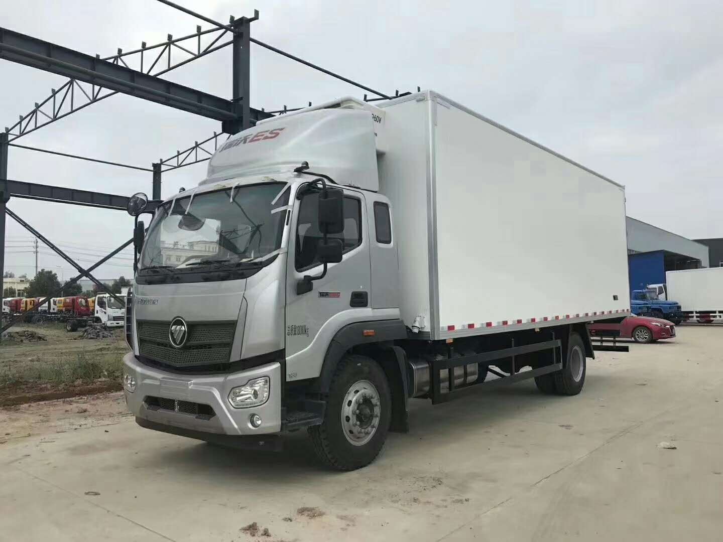 福田瑞沃货箱6.8米冷藏车