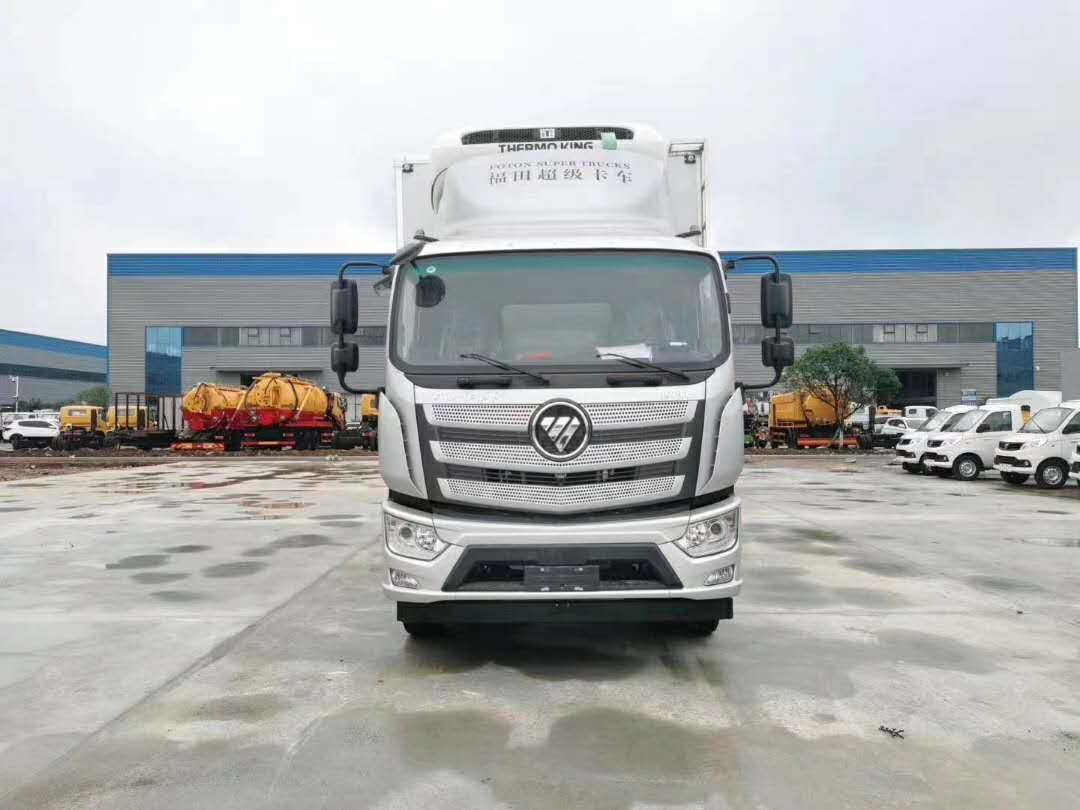 福田欧马可货箱7.7米冷藏车