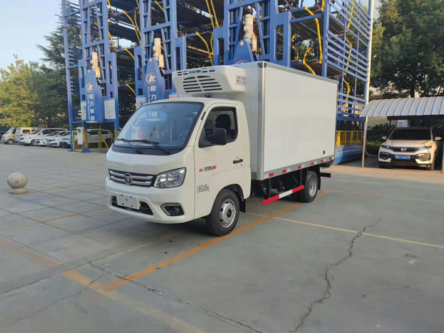 福田祥菱货箱3.2米冷藏车