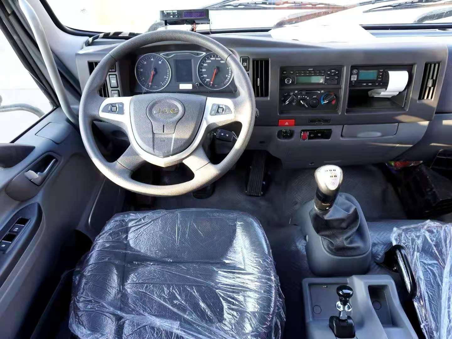 江淮帅铃货箱6.8米冷藏车