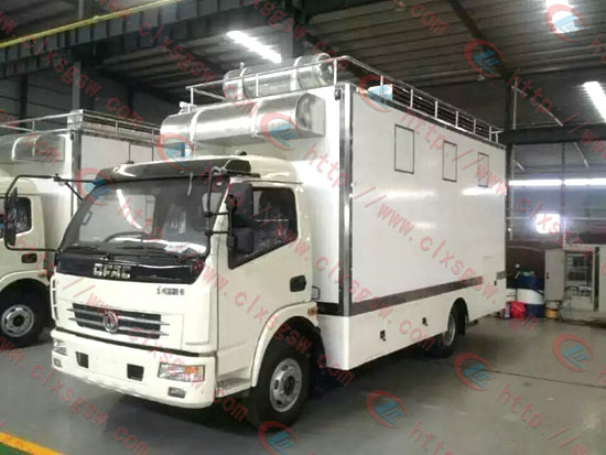 国五 大多利卡餐车