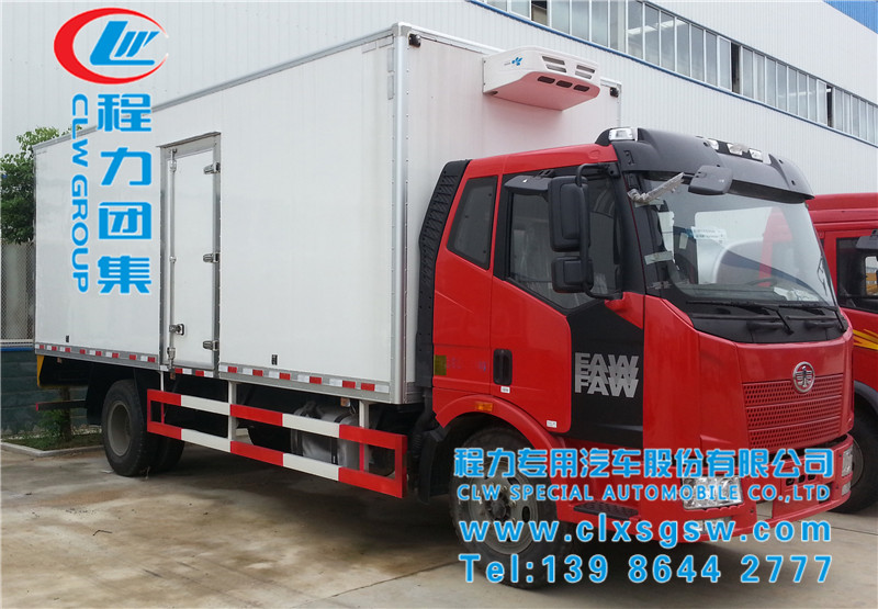 解放J6冷藏车 6.8米长