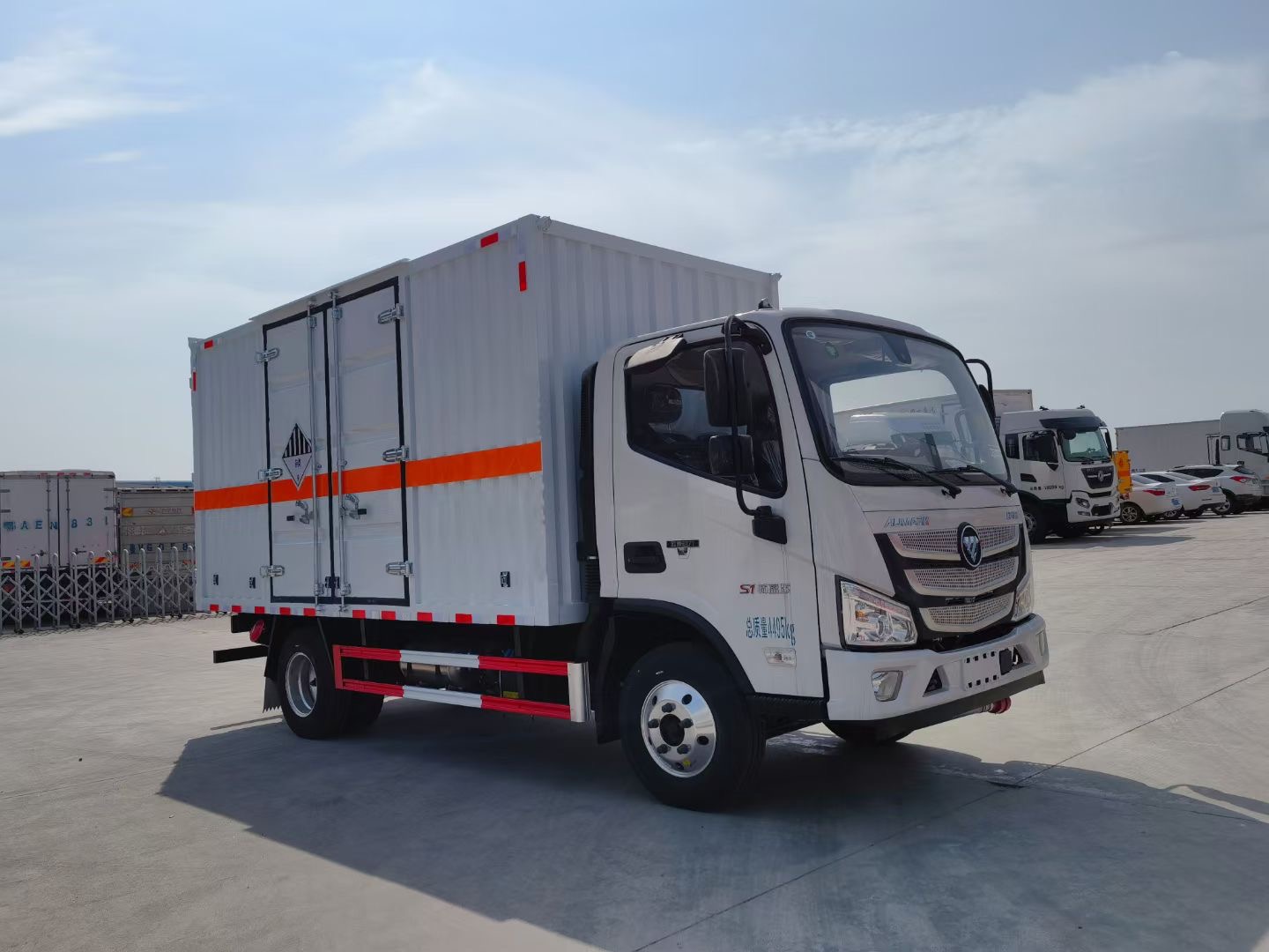 福田欧马克9类杂项厢式运输车
