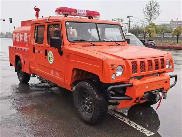 北汽勇士森林消防车图片