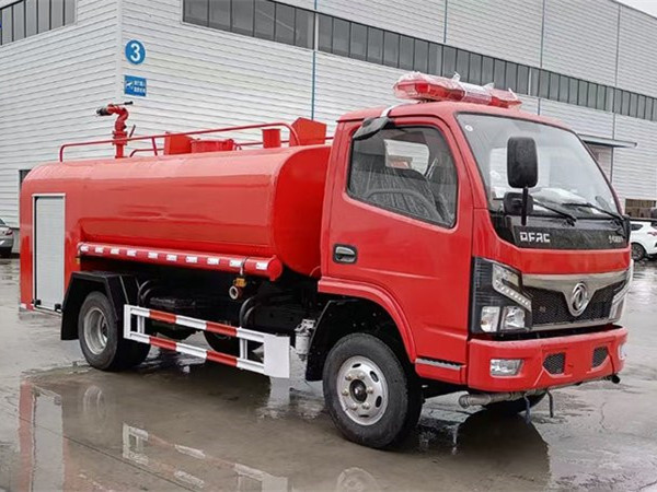 多利卡8噸消防灑水車