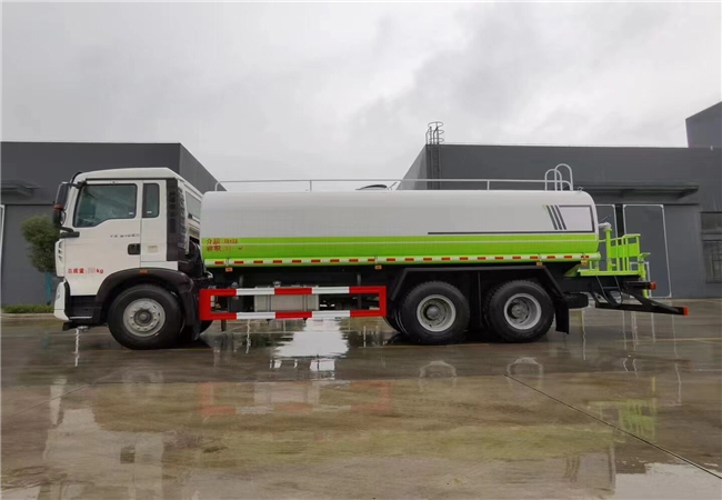 重汽豪沃洒水车19方国六