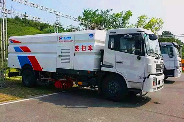 東風天錦8噸洗掃車