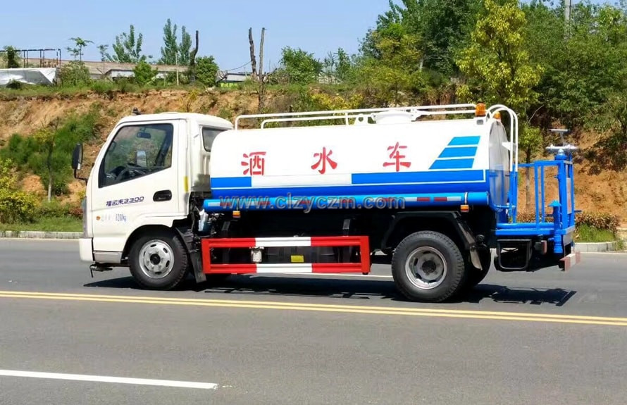 凯马5吨洒水车