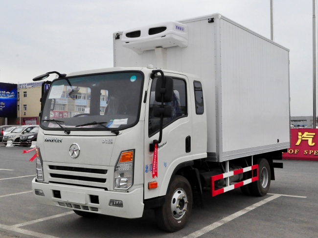 大运排半（厢长3.8米）冷藏车