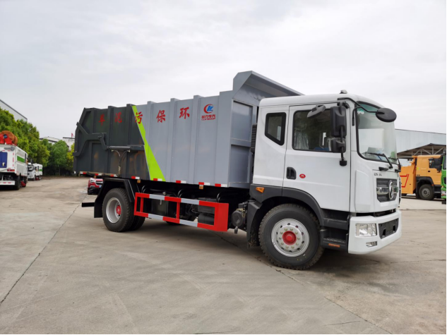 东风多利卡D9（18方）国六对接式垃圾车