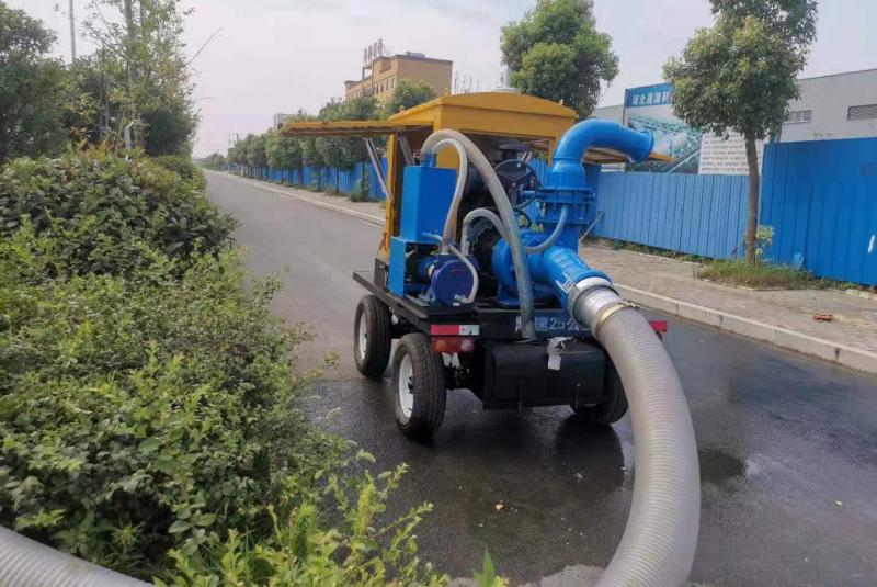 拖挂式排涝泵车（每小时300立方）