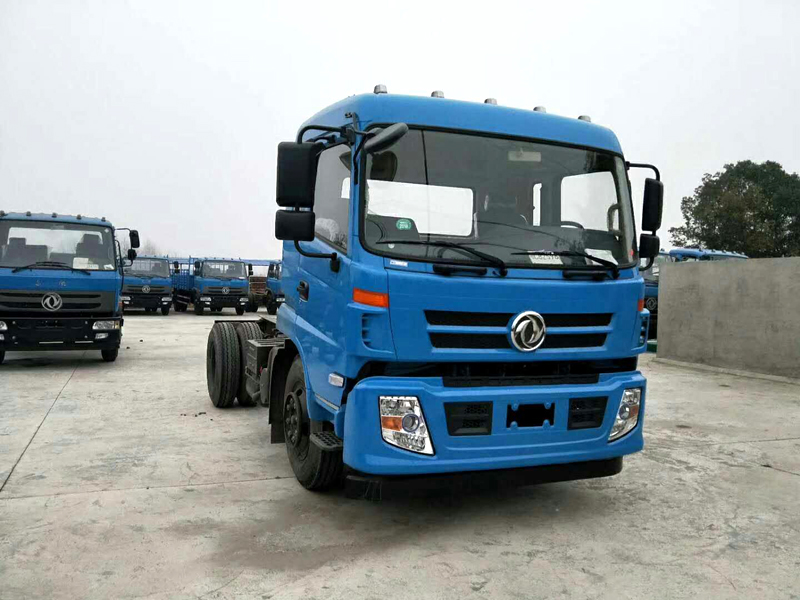 平头牵引(新款)教练车