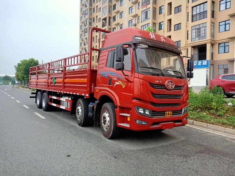 解放前四后八氣瓶運輸車出發了請李總做好接車準備