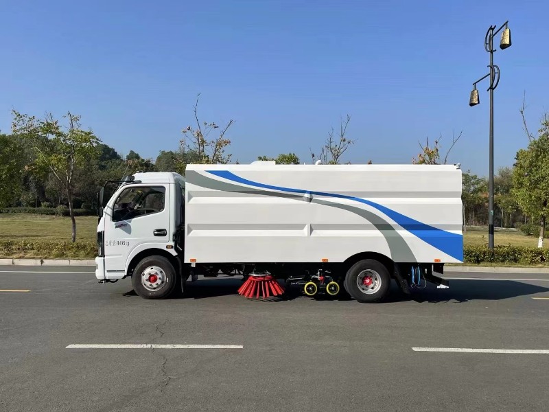 东风9吨纯电动洗扫车(水3.55m3/尘4.75m3)