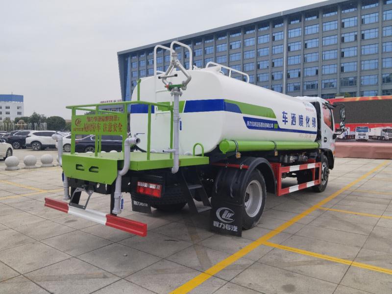 东风福瑞卡F7大平台洒水车（9.2方）