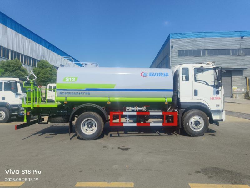 陕汽12方洒水车