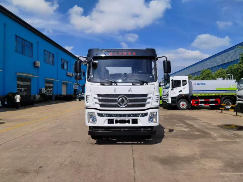 东风商用K6 12方洒水车